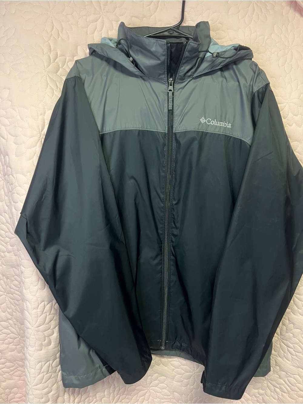 Columbia men’s ' Two-Tone Hooded Rain Jacket - Dark Gray/Gray